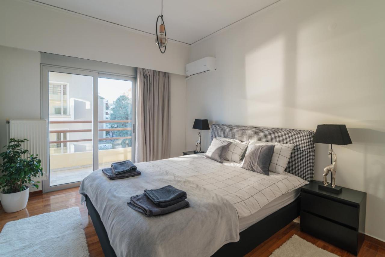 Sea Front Luxury Apartment Патра Экстерьер фото