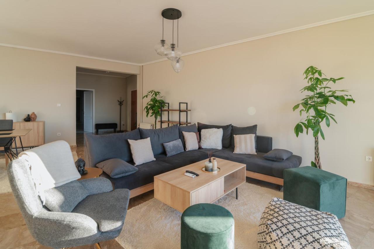 Sea Front Luxury Apartment Патра Экстерьер фото