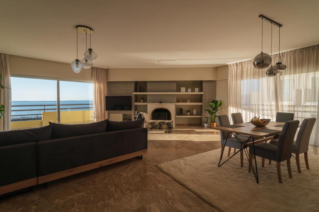 Sea Front Luxury Apartment Патра Экстерьер фото